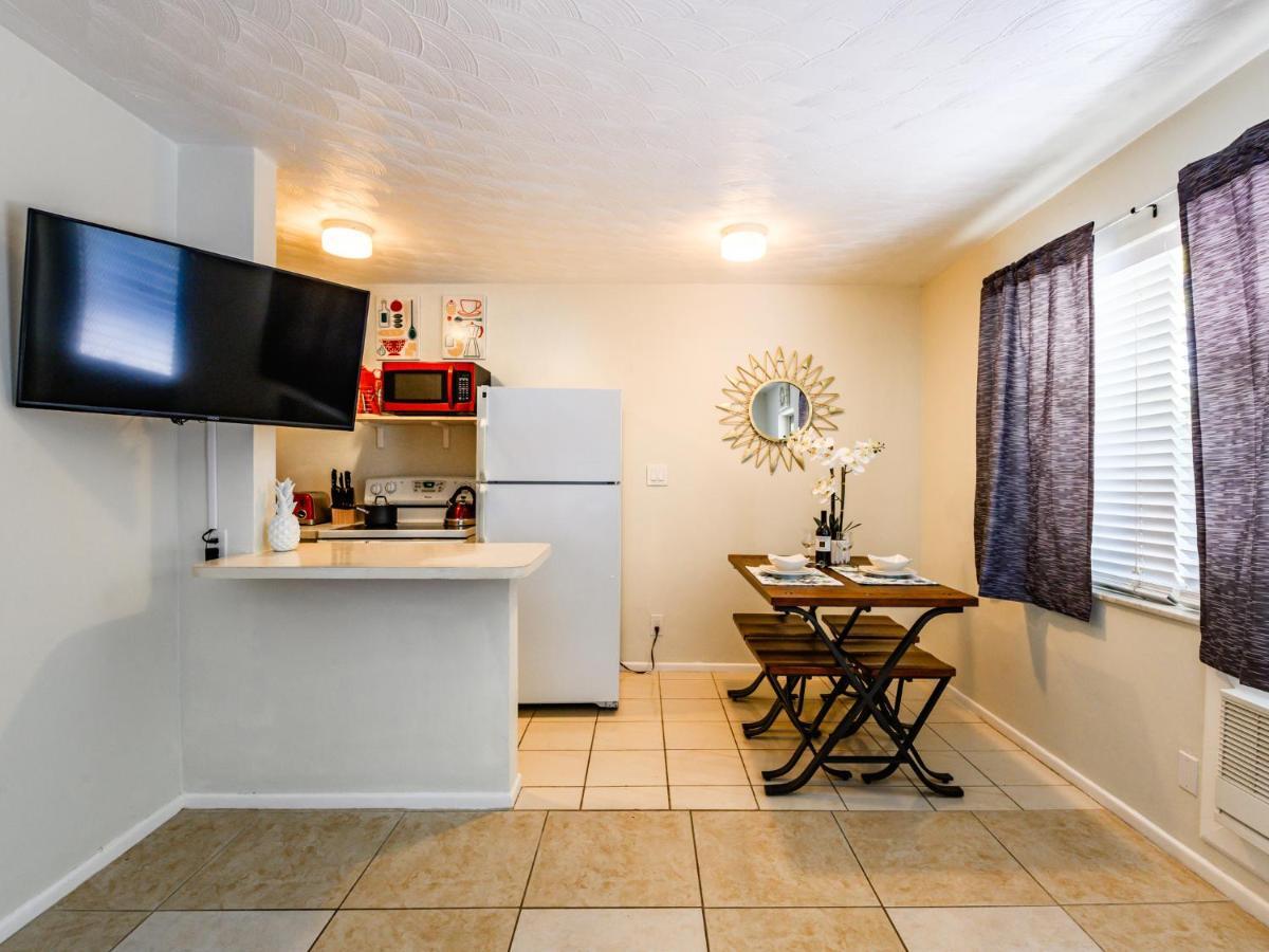 Beautiful Old Apartment With Beach Gear Форт Лодърдейл Екстериор снимка